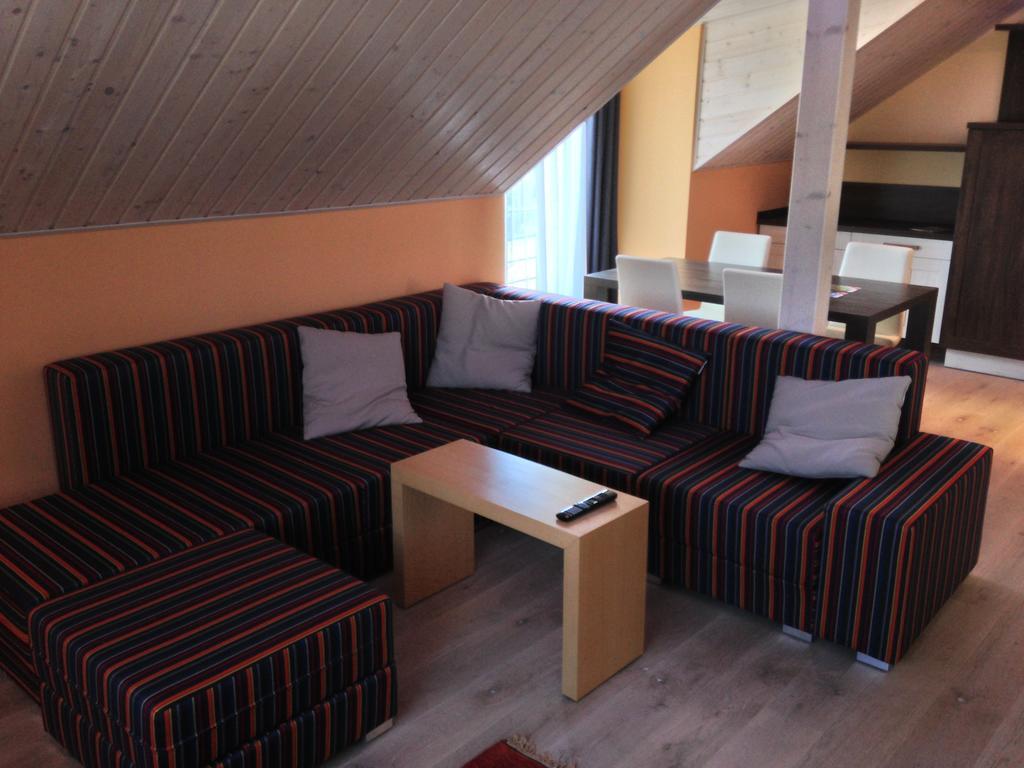 Lake View Apartments Near Golf Resort Kuneticka Hora, Dritec Pardubice Kamer foto