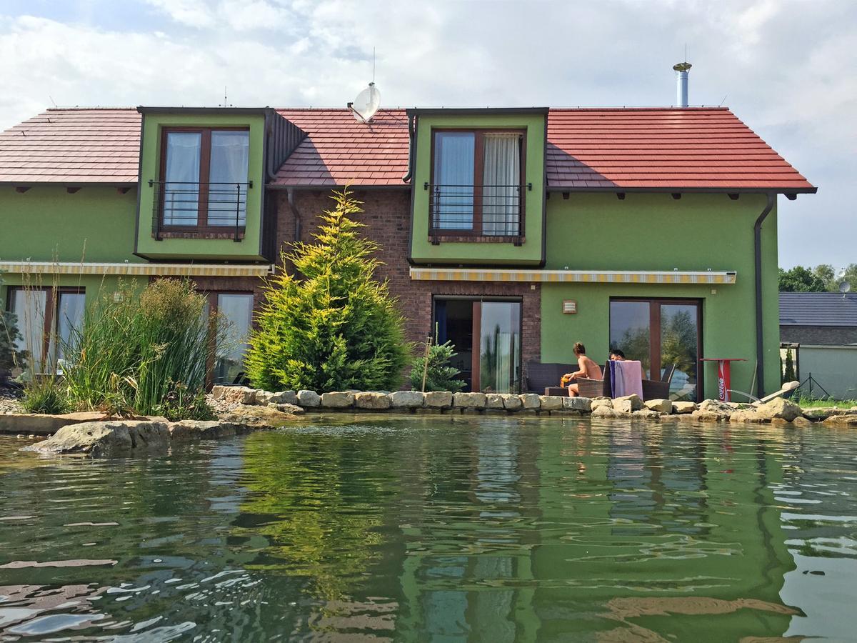 Lake View Apartments Near Golf Resort Kuneticka Hora, Dritec Pardubice Buitenkant foto