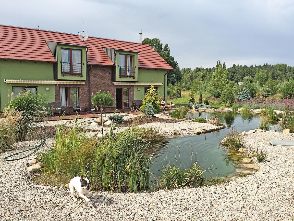 Lake View Apartments Near Golf Resort Kuneticka Hora, Dritec Pardubice Buitenkant foto