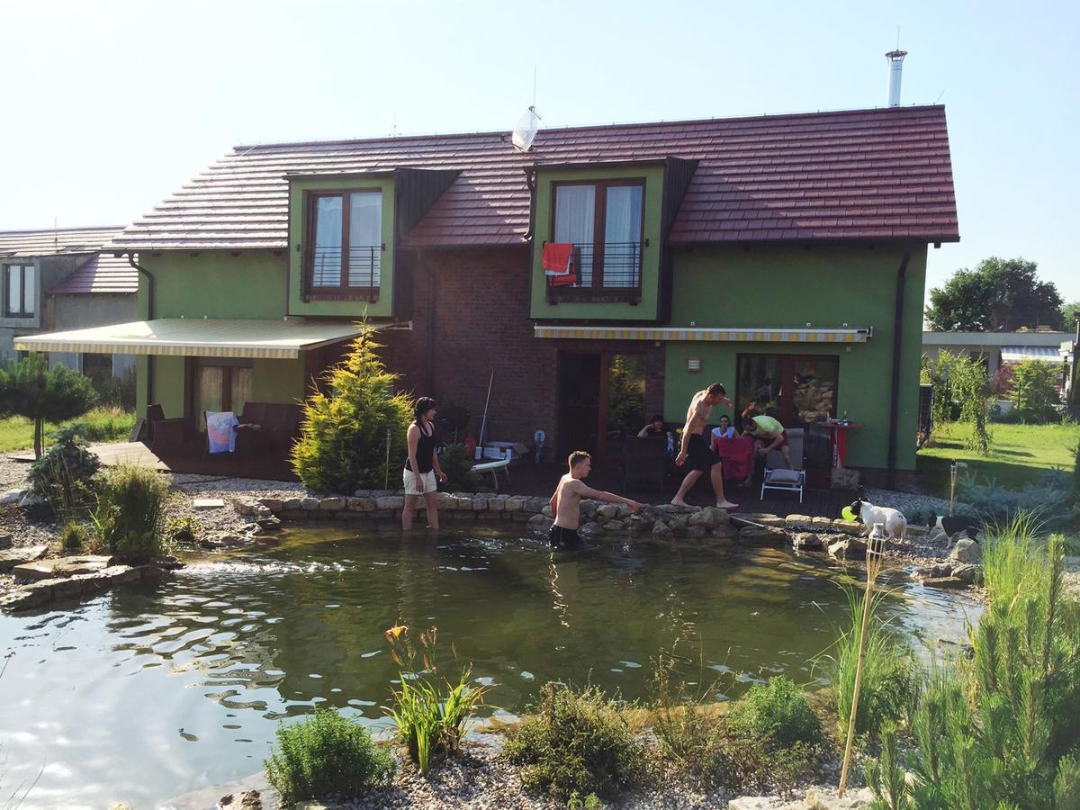 Lake View Apartments Near Golf Resort Kuneticka Hora, Dritec Pardubice Buitenkant foto